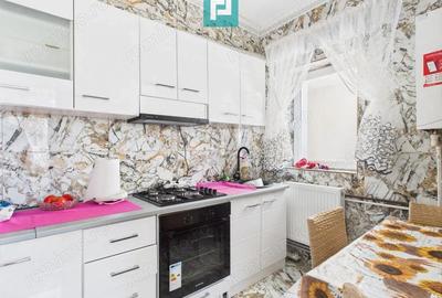 Casa cu 3 camere, anexe loca?ie Premium in Pecica - 4