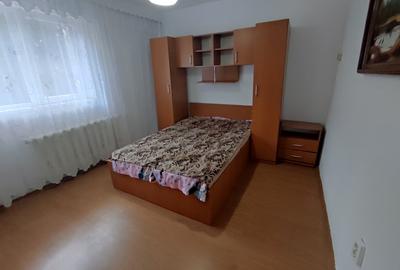 Nicolina, Ap. 2 camere, decomandat, etaj 1 - 2