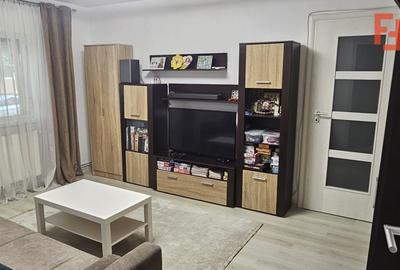 Apartament cu 2 camere semidecomandat, mobilat în Soarelui