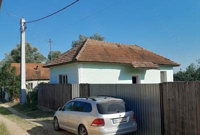 Casă cu 2 camere cu Teren 350 Mp în Central - 1
