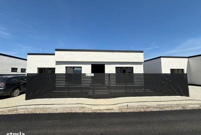 Casă cu 4 camere în Purcăreni - 10