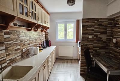 Apartament cu 2 camere decomandat în Central