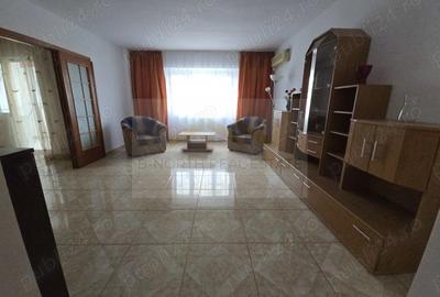 Apartament cu 3 camere semidecomandat, mobilat în Unirii
