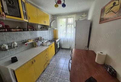 3 camere de inchiriat zona precista - 1