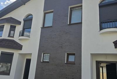 Casă cu 4 camere cu Teren 220 Mp în Corbeanca