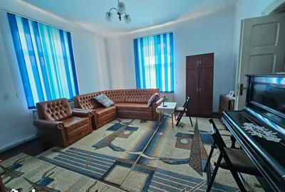 Casă cu 3 camere cu Teren 500 Mp în Central - 6