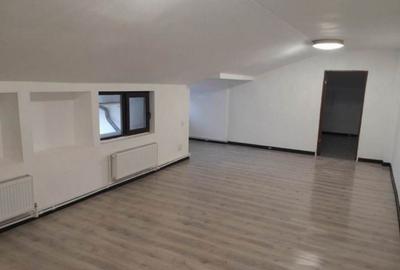 Casă cu 5 camere cu Teren 400 Mp în Vitan - 8