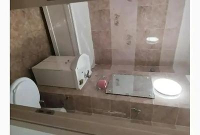 Apartament cu 2 camere decomandat în Km 5 - 4