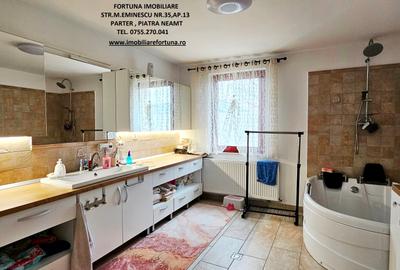 Casă cu 6 camere cu Canalizare în Exterior Est - 10