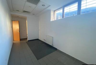 De inchiriat spatiu comercial premium  fost sediu OTP Bank - 6