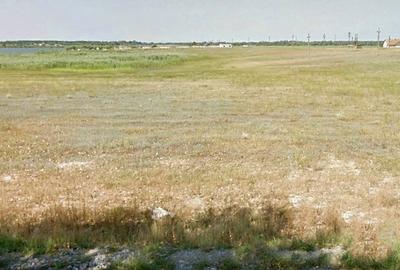 Teren intravilan de 1 Ha, cu iesire la lac, pretabil parc fotovoltaic sau turism - 5