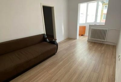 Apartament cu 3 camere semidecomandat în Spitalul Județean - 6
