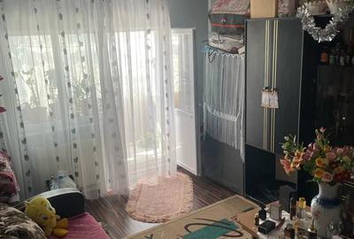 Vand apartament 4 camere