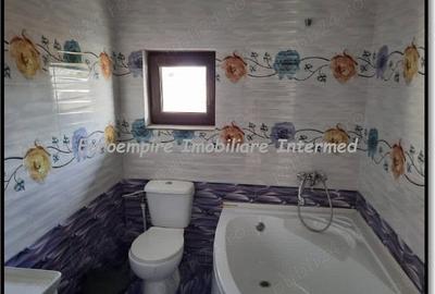 Casă cu 6 camere cu Teren 400 Mp în Central - 10