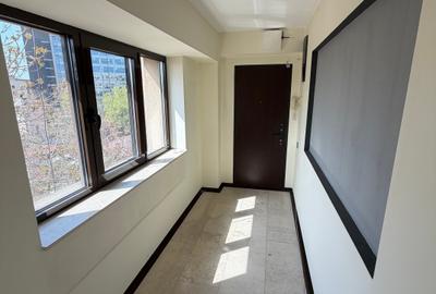 Apartament cu 4 camere semidecomandat în P-ța Victoriei - 25