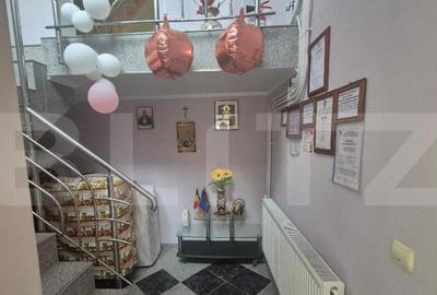 Pensiune turistica + casa de locuit, 315 mp, teren 761 mp, z - 27