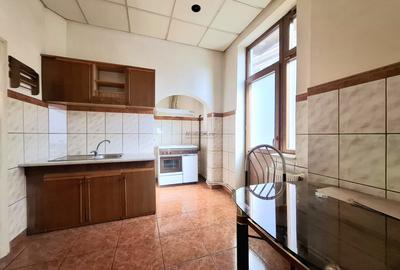 Apartament cu 3 camere decomandat în P-ța Muncii - 8
