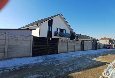 Casă cu Teren 502 Mp în Narciselor - 2