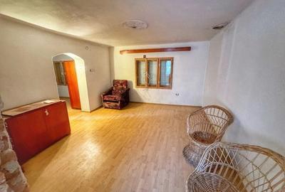 Casă cu 2 camere cu Teren 351 Mp în Sadu - 4
