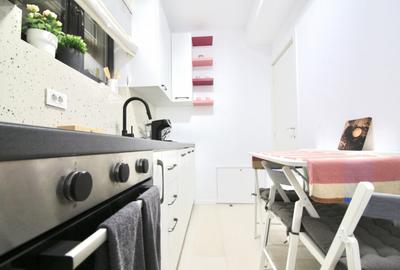 PARCUL CAROL-MITROPOLIT GRIGORE, GARSONIERA COCHETA, BLOC 20 PARCUL CAROL-MITROPOLIT GRIGORE, GARSONIERA COCHETA, BLOC 20 - 25