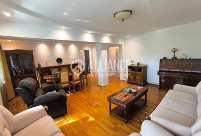Apartament cu 3 camere decomandat, mobilat în Faleza Nord