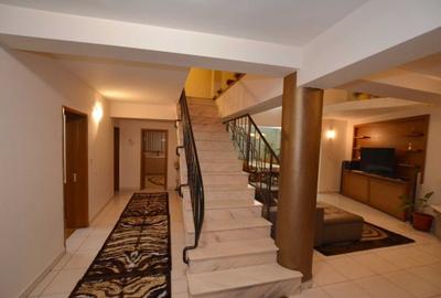 Vila Exclusivista cu Terasa si Curte Generoasa in Gavana, Pitesti - 4