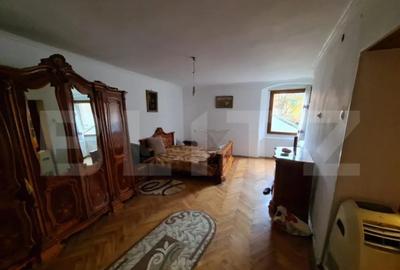 Apartament cu 3 camere semidecomandat în Centrul Istoric