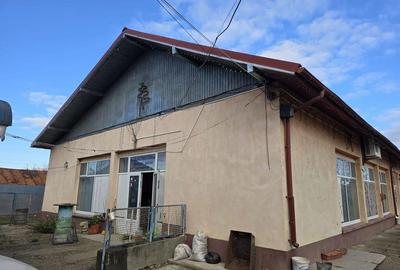 Se ofera spre vanzare / inchiriere cladire cu spa?iu... - 1