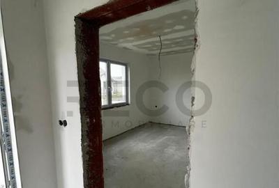 Casă cu 4 camere cu Teren 557 Mp în Sântandrei