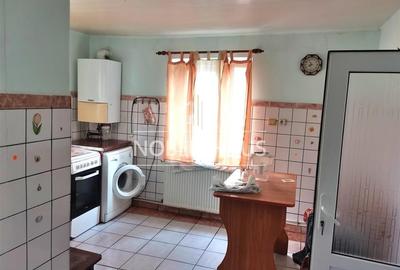 Casa si teren intravilan 853 mp, in Barlad, str. V. Parvan - 5