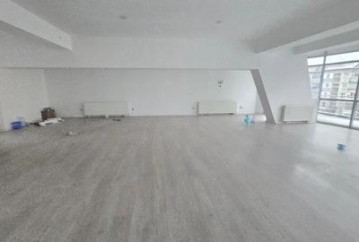 Spațiu comercial, de 450 mp, în Central - 7