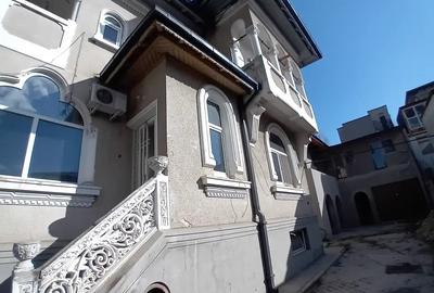 Vilă de Epocă Spatioasă în Zona Vitan Mall - 6