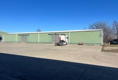 Spațiu comercial, de 1,000 mp, în Central - 4