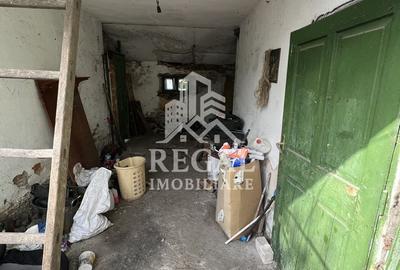 Casă individuală cu 4 camere cu Canalizare în Central - 9