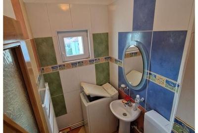 Apartament 3 camere de inchiriat, str Toamnei- Centrul Civic - 12