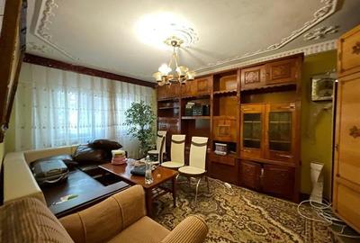 Apartament cu 4 camere decomandat în E3