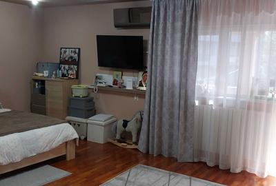 Casă cu 4 camere în Exterior Vest - 1