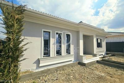 Casă individuală cu 3 camere cu Canalizare în Primăverii - 2
