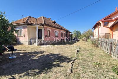 Teren generos ?i casa - str. Petre?ti - cartier Primaver - 5