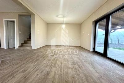 Casa de vanzare cu 530 mp teren in localitatea Utvin - 3