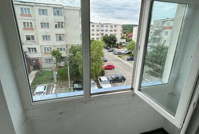 Vand garsoniera Mioveni A -uri etaj 3 - 5