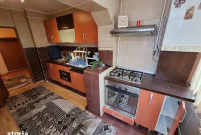 Apartament cu 2 camere decomandat în Nicolina