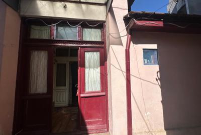 Casă cu 5 camere cu Canalizare în Central - 12