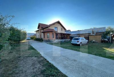 Casă cu 5 camere cu Teren 2400 Mp în Central