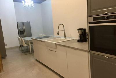 Apartament de 190 mp cu 3 camere de LUX pe Metianu Comision 0 - 7