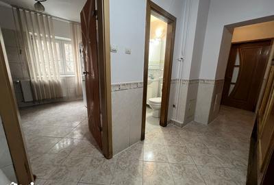 Apartament cu 3 camere decomandat în 13 Septembrie - 2