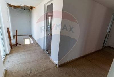 Casă individuală cu 4 camere cu Canalizare în Central - 12