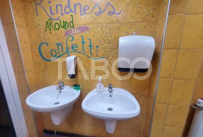 Spațiu comercial, de 100 mp, în Central - 8