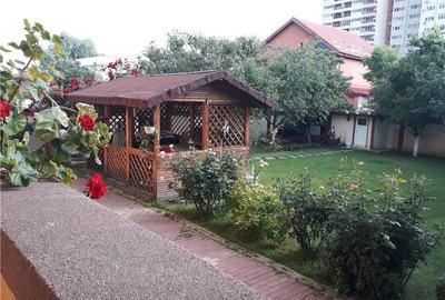 Casă cu 13 camere cu Teren 1000 Mp în Ghencea - 9