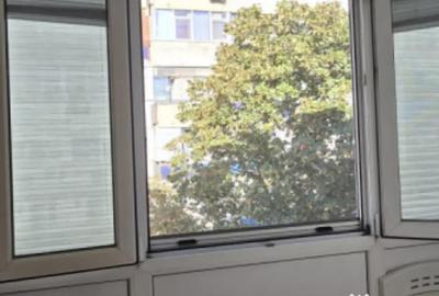 Apartament cu 3 camere semidecomandat, mobilat în Malu Roșu - 13